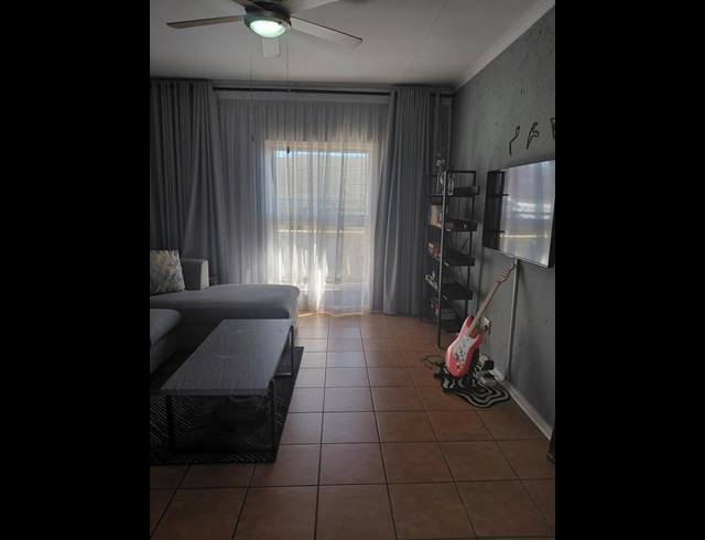 2 BEDROOM PROPERTY TO RENT IN MONTGOMERY PARK